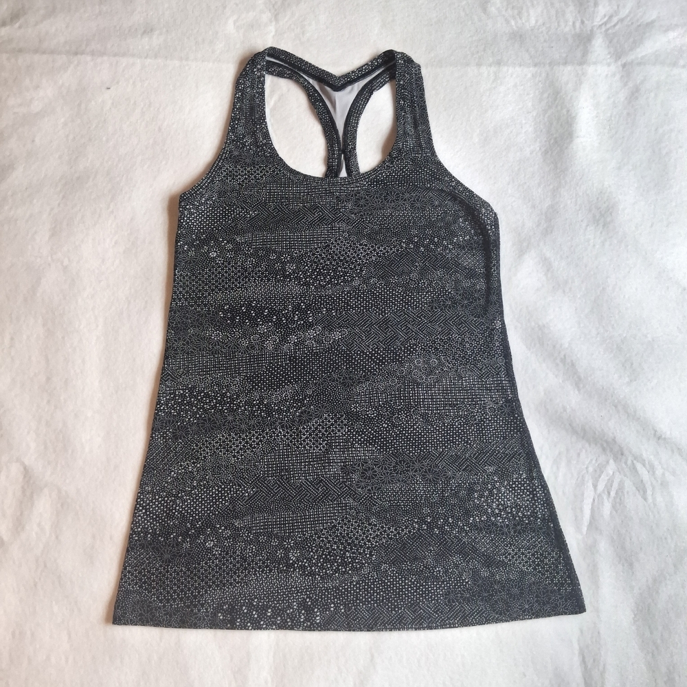 Lululemon Women’s Racerback Tank Top Gray Patterned Active Yoga